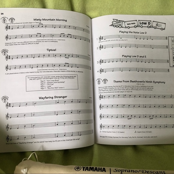 YAMAHA Soprano B Recorder, with instruction book and cover. NWOT - Picture 9 of 10